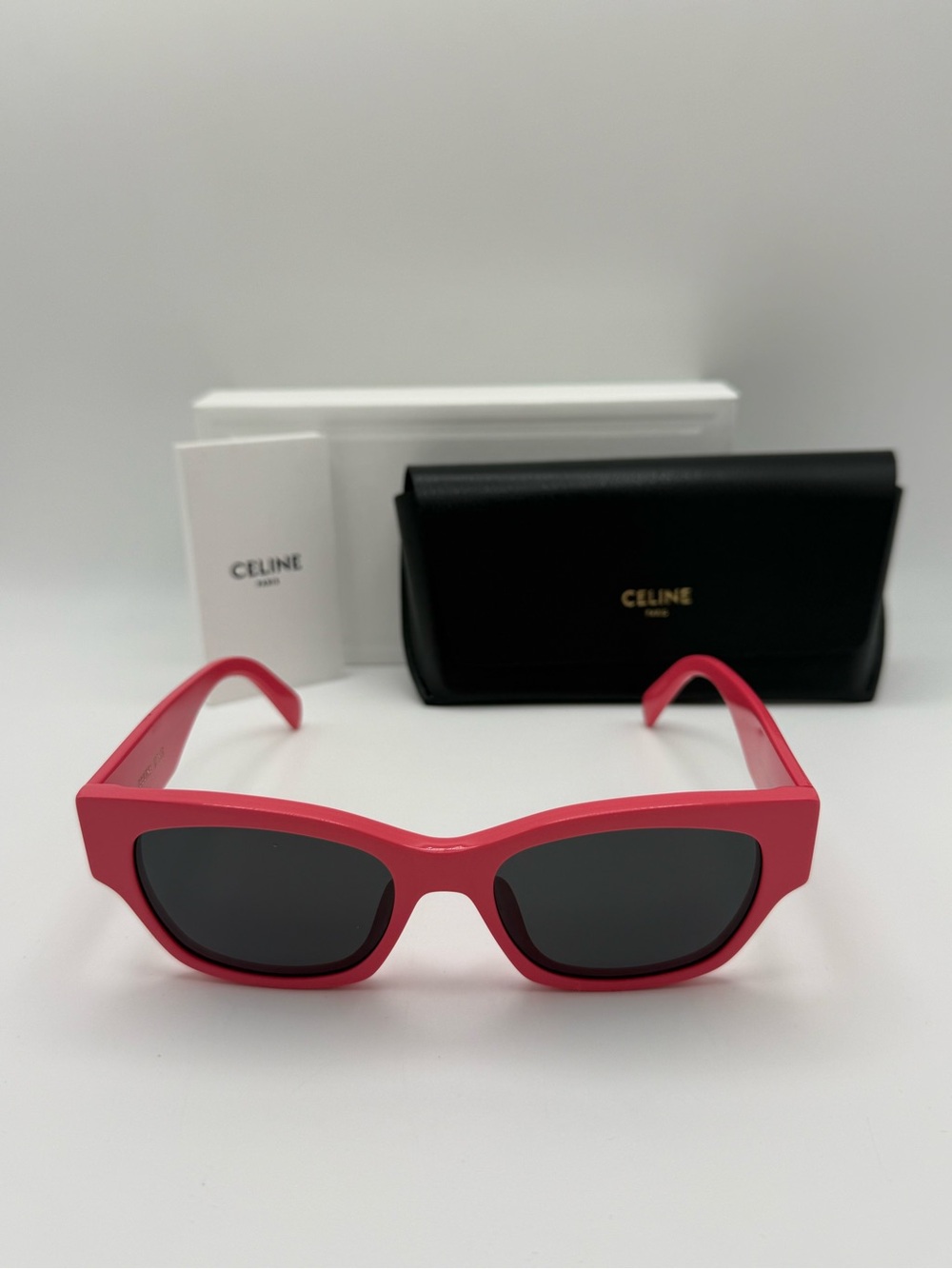 Celine MONOCHROMS 05 SUNGLASSES | FUXIA/BLACK